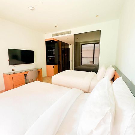Voco Monaco Dubai By Ihg, Adults Only, World Islands Hotel Exterior photo A bedroom at the hotel