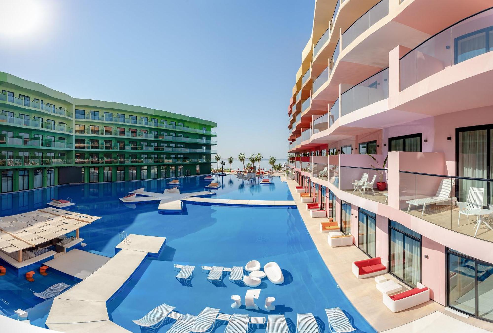 Voco Monaco Dubai By Ihg, Adults Only, World Islands Hotel Exterior photo The hotel's pool