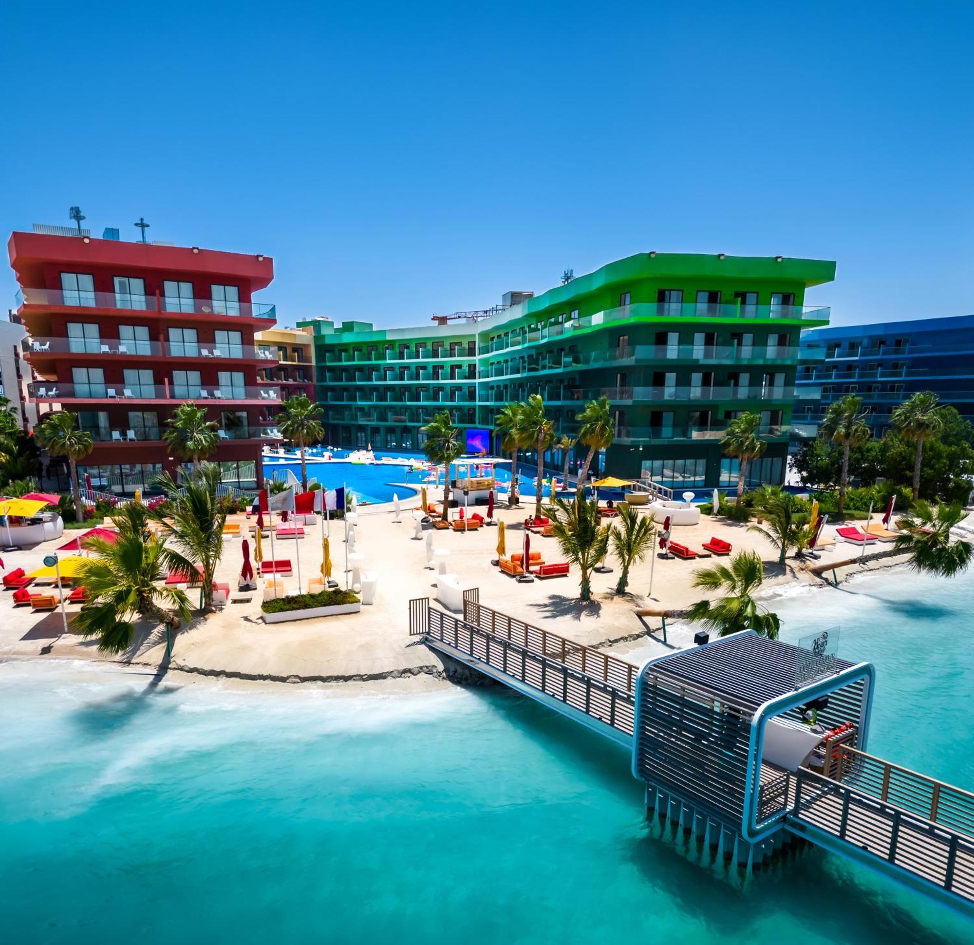 Voco Monaco Dubai By Ihg, Adults Only, World Islands Hotel Exterior photo The Atlantis Paradise Island