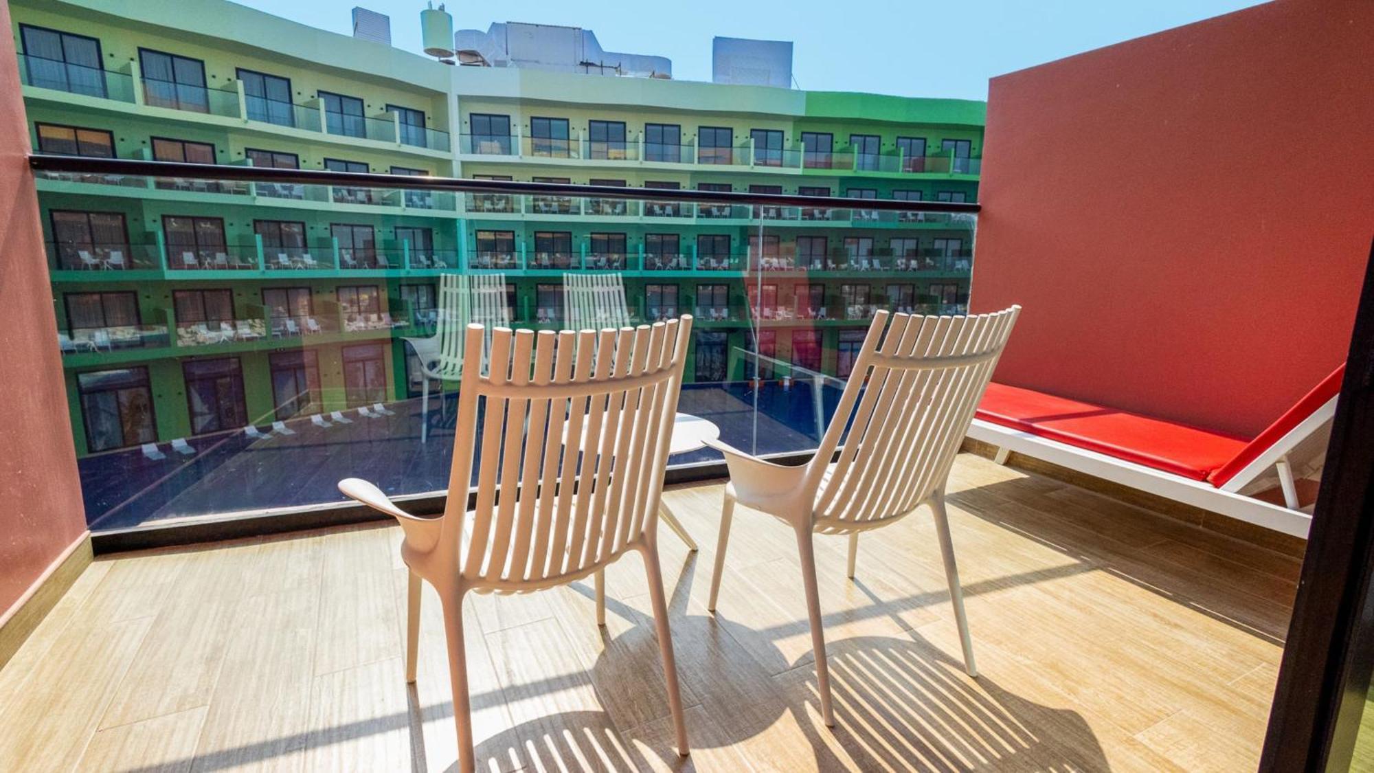 Voco Monaco Dubai By Ihg, Adults Only, World Islands Hotel Exterior photo A balcony at the hotel
